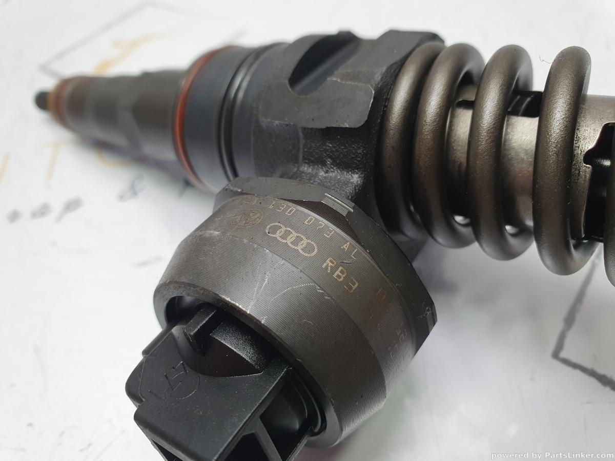 Injector SEAT IBIZA IV (6L1) [ 2002 - 2009 ] TDI Cupra R (BPX, BUK) 118KW|160HP, VOLKSWAGEN GOLF IV (1J1) [ 1997 - 2007 ] TDI (ARL) 110KW|150HP BOSCH 0414720039 OEM 038130073AL