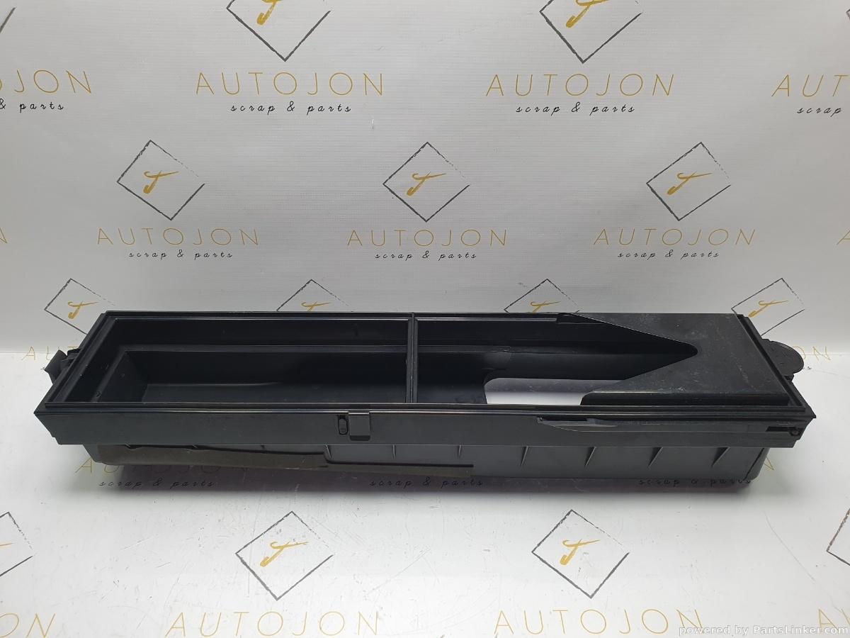 Carcasa filtru polen SEAT ALHAMBRA (7V8, 7V9) [ 1996 - 2010 ] TDI (AUY, BVK) 85KW|115HP OEM 7M3819638A / 7M3 819 638 A