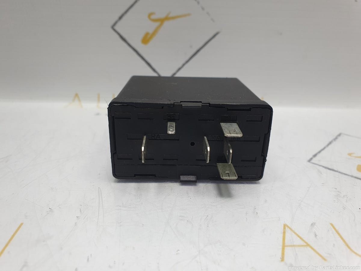 Releu comanda oglinzi electrice 361 SEAT ALHAMBRA (7V8, 7V9) [ 1996 - 2010 ] TDI (AUY, BVK) 85KW|115HP 05020500 OEM 4A0907440 / 4A0 907 440