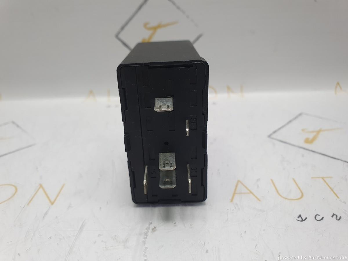 Releu comanda oglinzi electrice 361 SEAT ALHAMBRA (7V8, 7V9) [ 1996 - 2010 ] TDI (AUY, BVK) 85KW|115HP 05020500 OEM 4A0907440 / 4A0 907 440