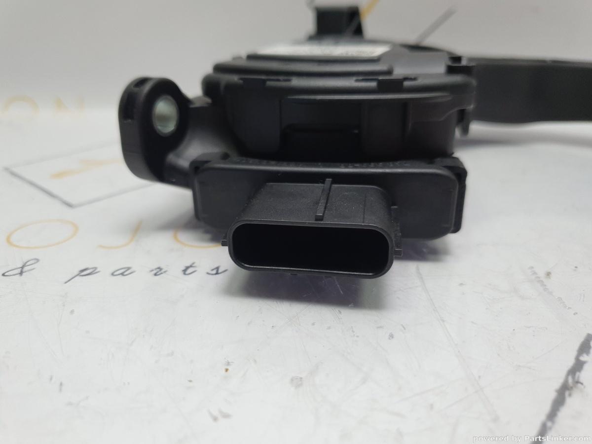 Pedala de acceleratie AUDI A4 IV Avant (8K5, B8) [ 2007 - 2015 ] TDI (CAGA, CJCA, CMEA, CMFA) 105KW|143HP OEM 8K1721523 / 8K1 721 523