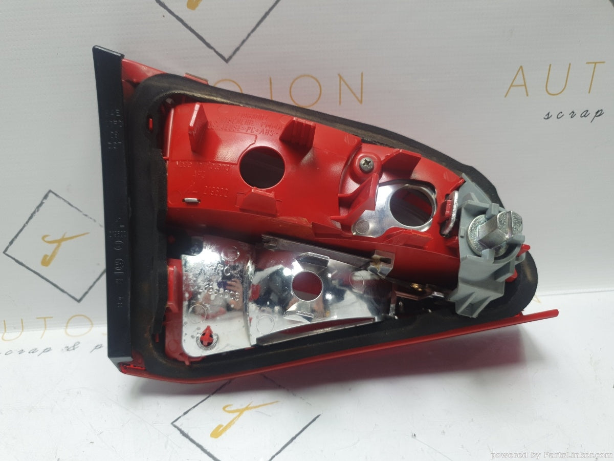 Stop de pe haion Dreapta AUDI A4 IV Avant (8K5, B8) [ 2007 - 2015 ] TDI (CAGA, CJCA, CMEA, CMFA) 105KW|143HP 219602 OEM 8K9945094 / 8K9 945 094