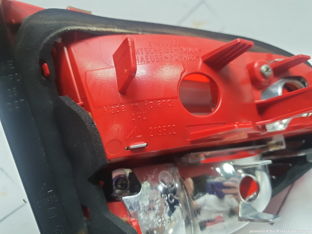 Stop de pe haion Dreapta AUDI A4 IV Avant (8K5, B8) [ 2007 - 2015 ] TDI (CAGA, CJCA, CMEA, CMFA) 105KW|143HP 219602 OEM 8K9945094 / 8K9 945 094