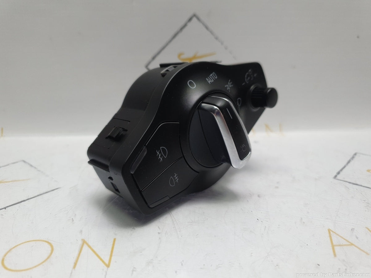 Bloc lumini AUDI A4 IV Avant (8K5, B8) [ 2007 - 2015 ] TDI (CAGA, CJCA, CMEA, CMFA) 105KW|143HP OEM 8K0941531G / 8K0 941 531 G