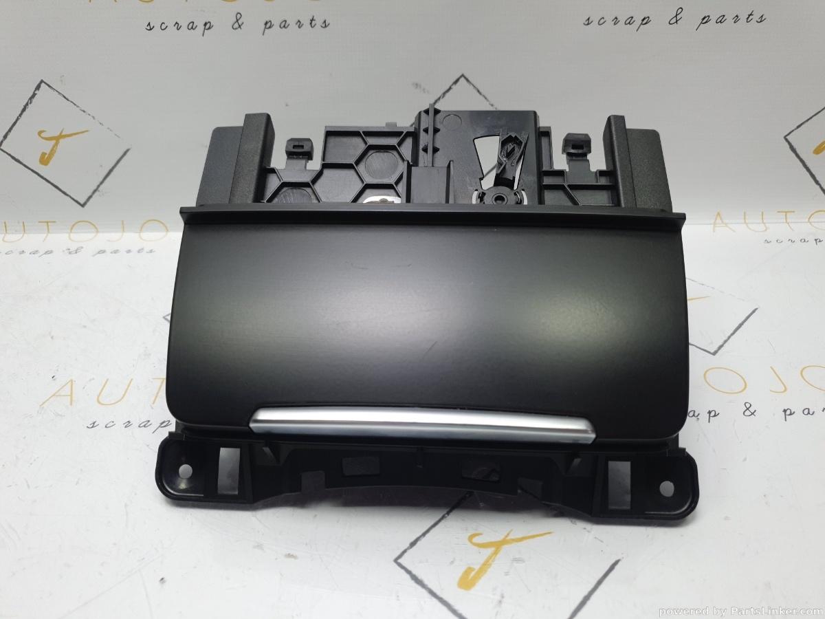 Scrumiera AUDI A4 IV Avant (8K5, B8) [ 2007 - 2015 ] TDI (CAGA, CJCA, CMEA, CMFA) 105KW|143HP OEM 8K0857951 / 8K0 857 951