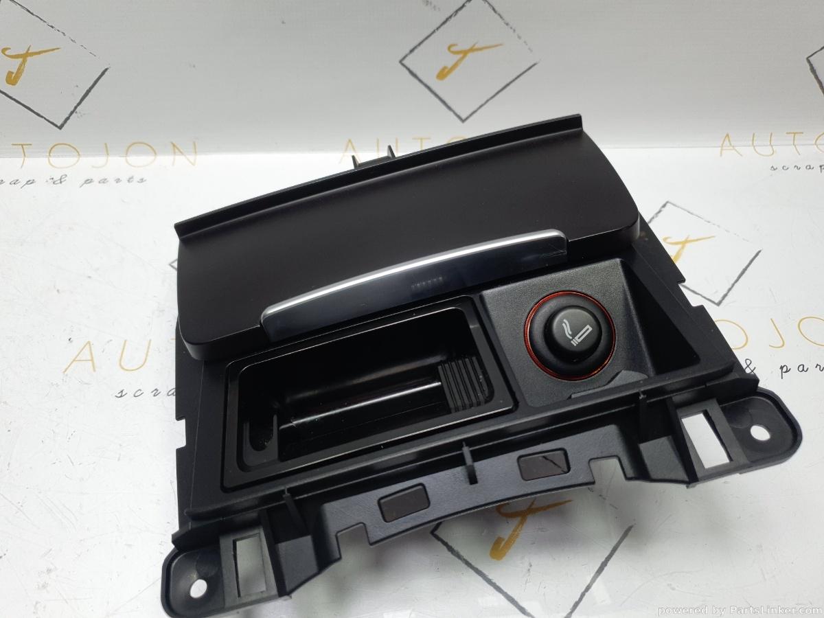 Scrumiera AUDI A4 IV Avant (8K5, B8) [ 2007 - 2015 ] TDI (CAGA, CJCA, CMEA, CMFA) 105KW|143HP OEM 8K0857951 / 8K0 857 951
