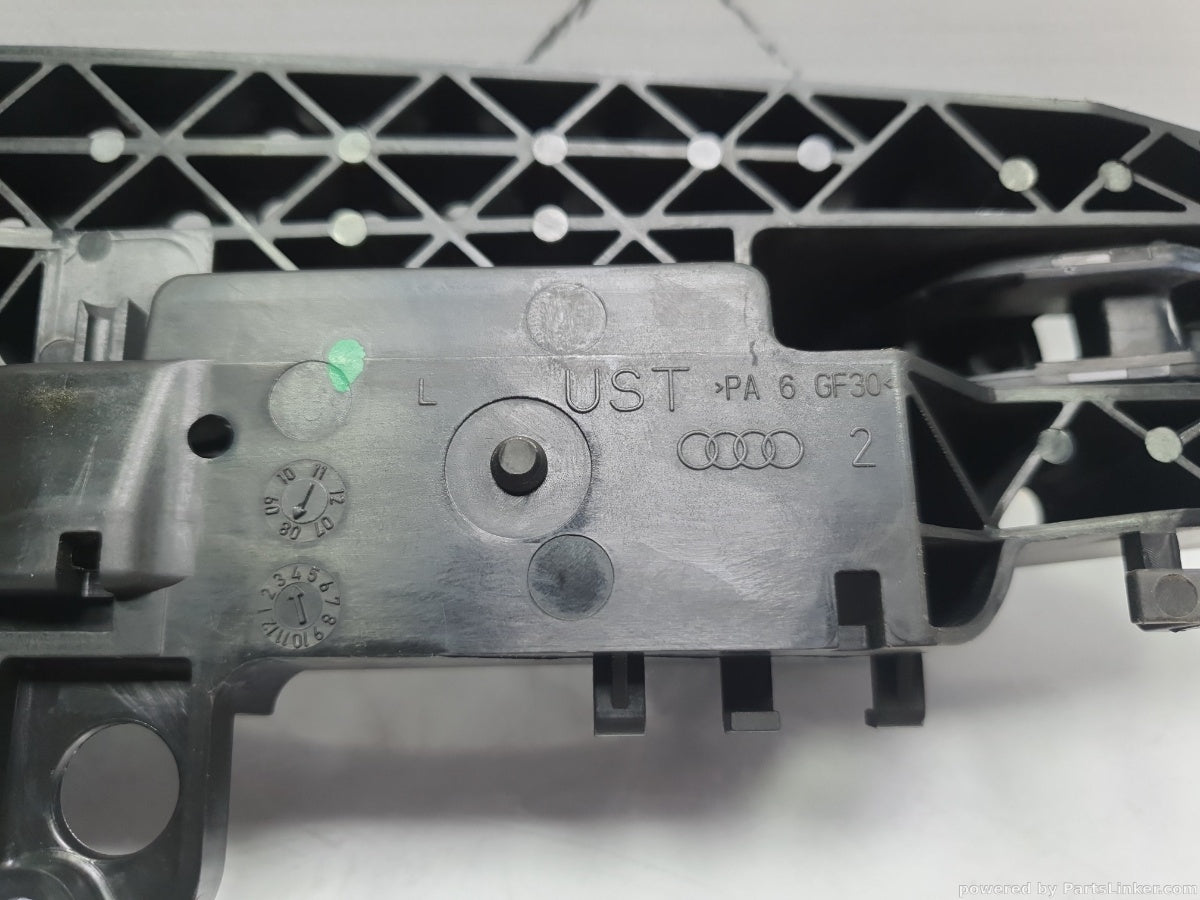 Maner cu suport usa stanga spate AUDI A4 IV Avant (8K5, B8) [ 2007 - 2015 ] TDI (CAGA, CJCA, CMEA, CMFA) 105KW|143HP OEM 8T0837167A / 8T0 837 167 A