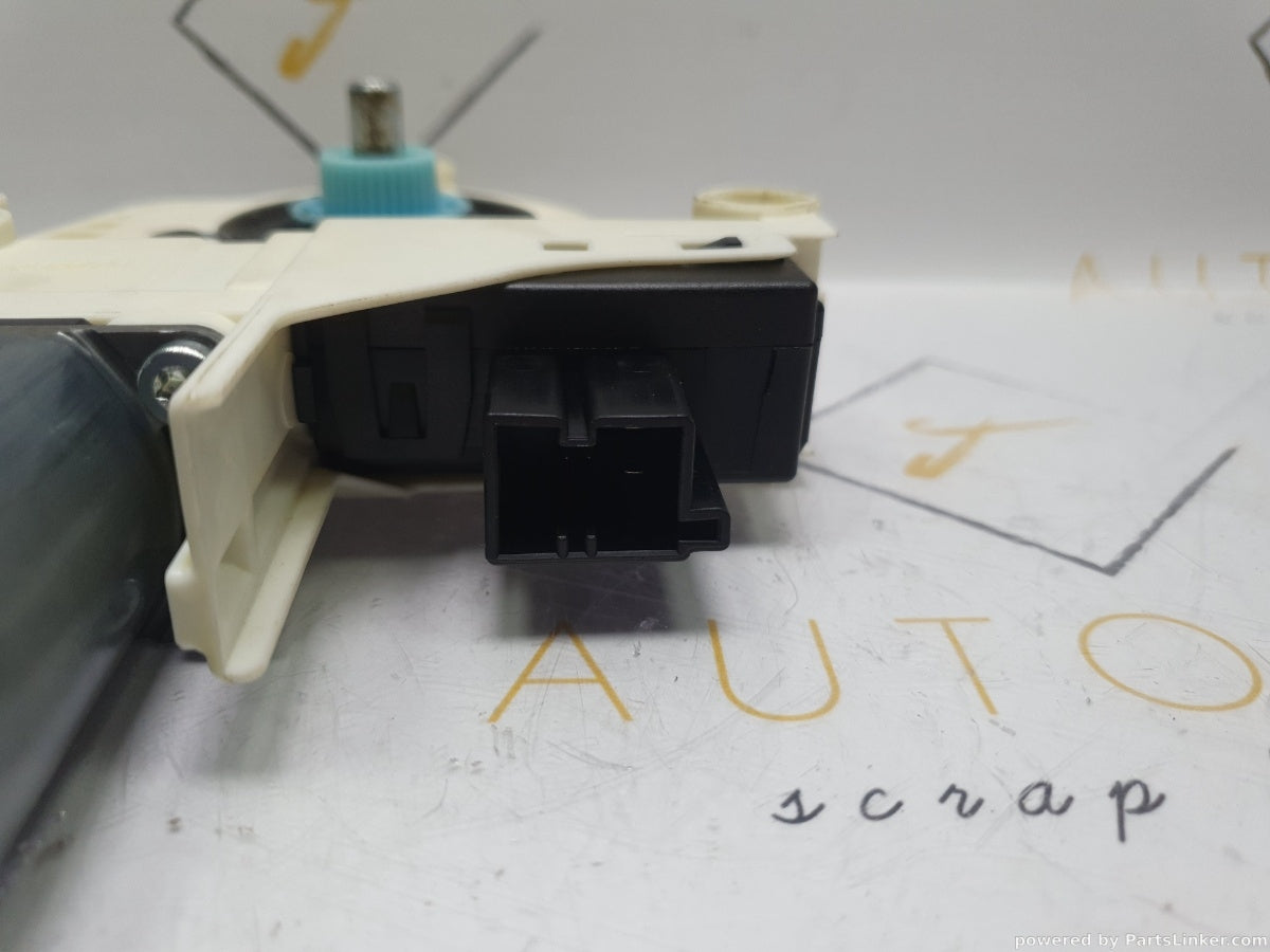 Motoras macara geam dreapta fata AUDI A4 IV Avant (8K5, B8) [ 2007 - 2015 ] TDI (CAGA, CJCA, CMEA, CMFA) 105KW|143HP OEM 8K0959802 / 8K0 959 802