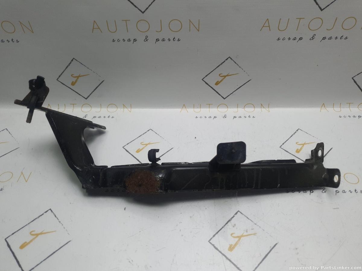 Suport aripa stanga fata AUDI A4 IV Avant (8K5, B8) [ 2007 - 2015 ] TDI (CAGA, CJCA, CMEA, CMFA) 105KW|143HP OEM 8K0821135B / 8K0 821 135 B