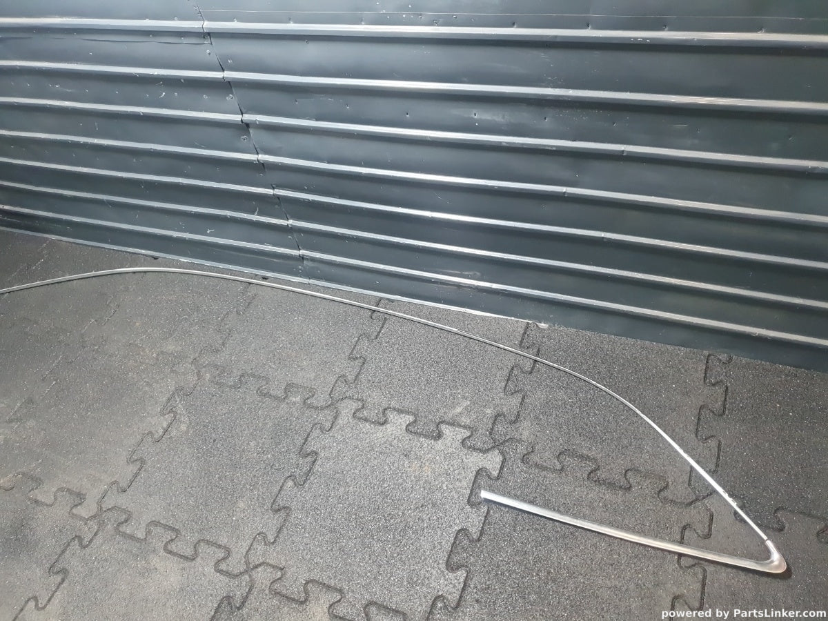 Ornament crom plafon Dreapta AUDI A4 IV Avant (8K5, B8) [ 2007 - 2015 ] TDI (CAGA, CJCA, CMEA, CMFA) 105KW|143HP OEM 8K9853704AL / 8K9 853 704 AL