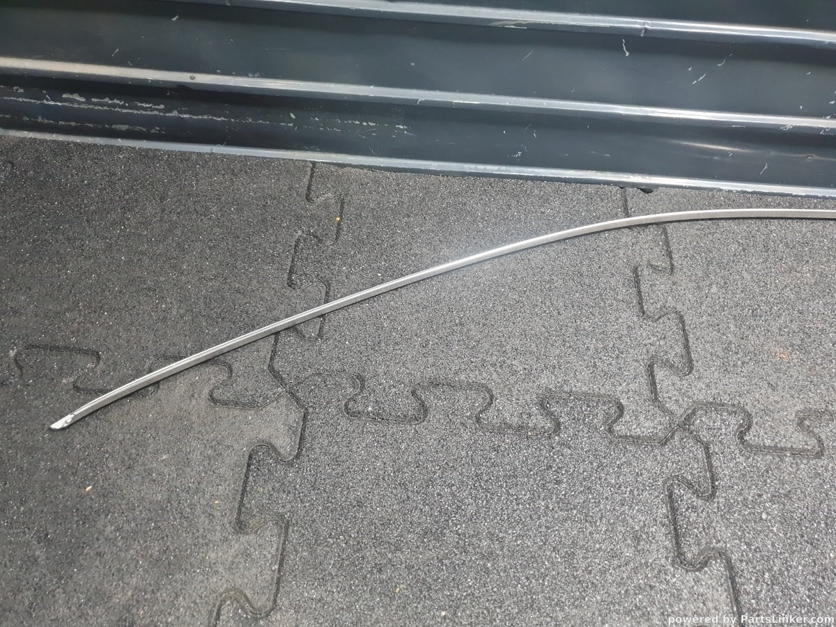 Ornament crom plafon Dreapta AUDI A4 IV Avant (8K5, B8) [ 2007 - 2015 ] TDI (CAGA, CJCA, CMEA, CMFA) 105KW|143HP OEM 8K9853704AL / 8K9 853 704 AL