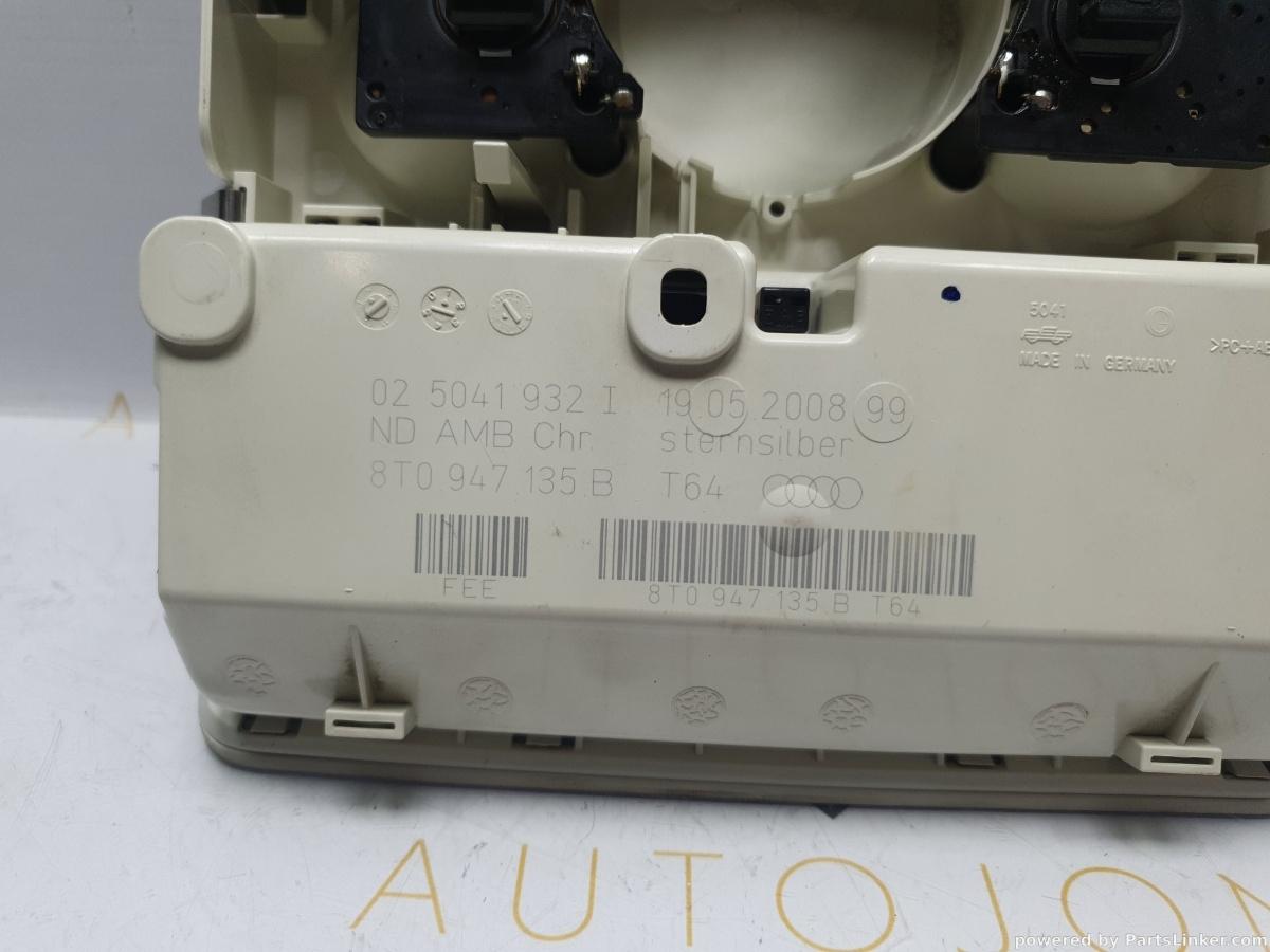 Lampa plafon cu suport ochelari  AUDI A4 IV Avant (8K5, B8) [ 2007 - 2015 ] TDI (CAGA, CJCA, CMEA, CMFA) 105KW|143HP OEM 8T0947135B