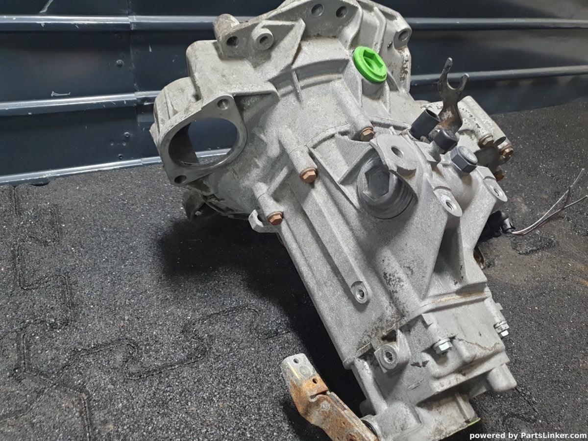 Cutie de viteze DUU  AUDI A3 (8L1) [ 1996 - 2002 ] 1.6 (AVU) 102HP 02K300049C / 02K 300 049 C