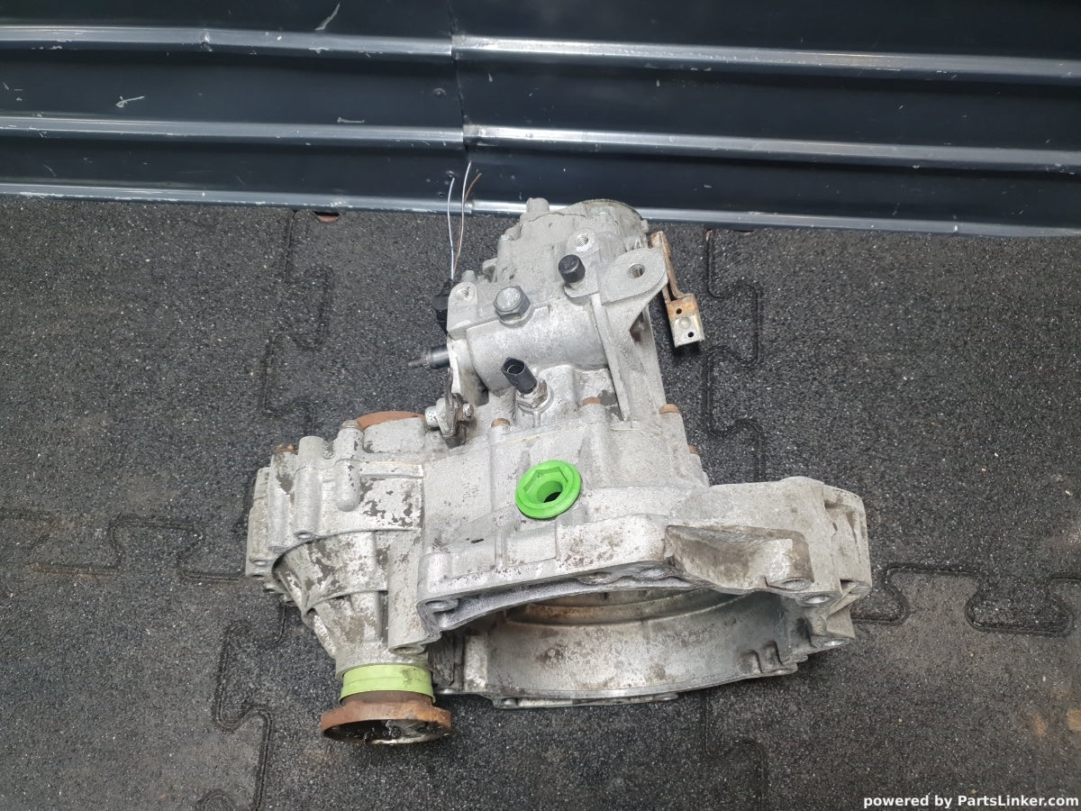 Cutie de viteze DUU  AUDI A3 (8L1) [ 1996 - 2002 ] 1.6 (AVU) 102HP 02K300049C / 02K 300 049 C