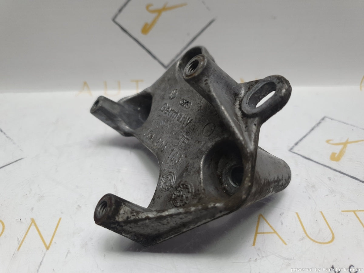 Suport bobina AUDI A3 (8L1) [ 1996 - 2006 ] 1.6 (AVU, BFQ) 75KW|102HP OEM 06A903103 / 06A 903 103