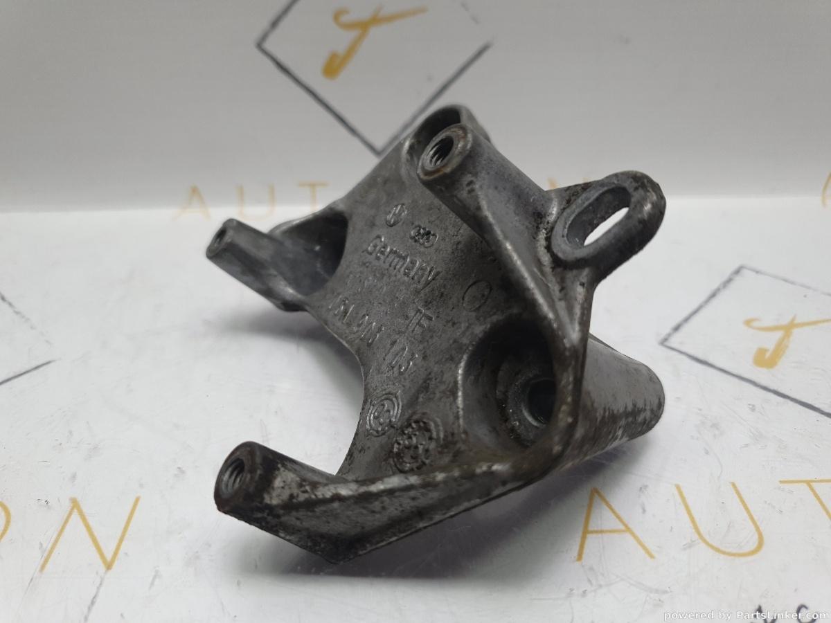 Suport bobina AUDI A3 (8L1) [ 1996 - 2006 ] 1.6 (AVU, BFQ) 75KW|102HP OEM 06A903103 / 06A 903 103