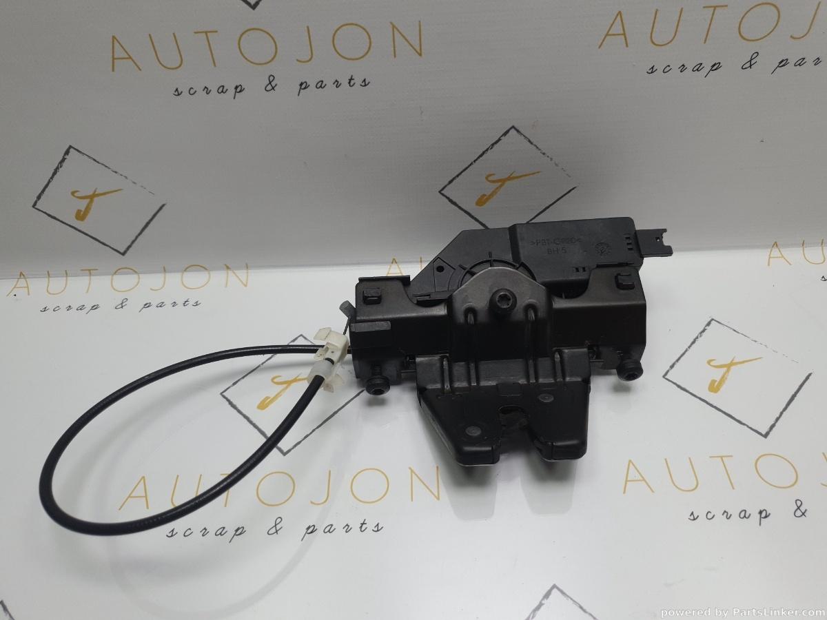 Broasca haion BMW 3 V (E90) [ 2004 - 2012 ] 320 i (N46 B20..) 110KW|150HP OEM 8196401