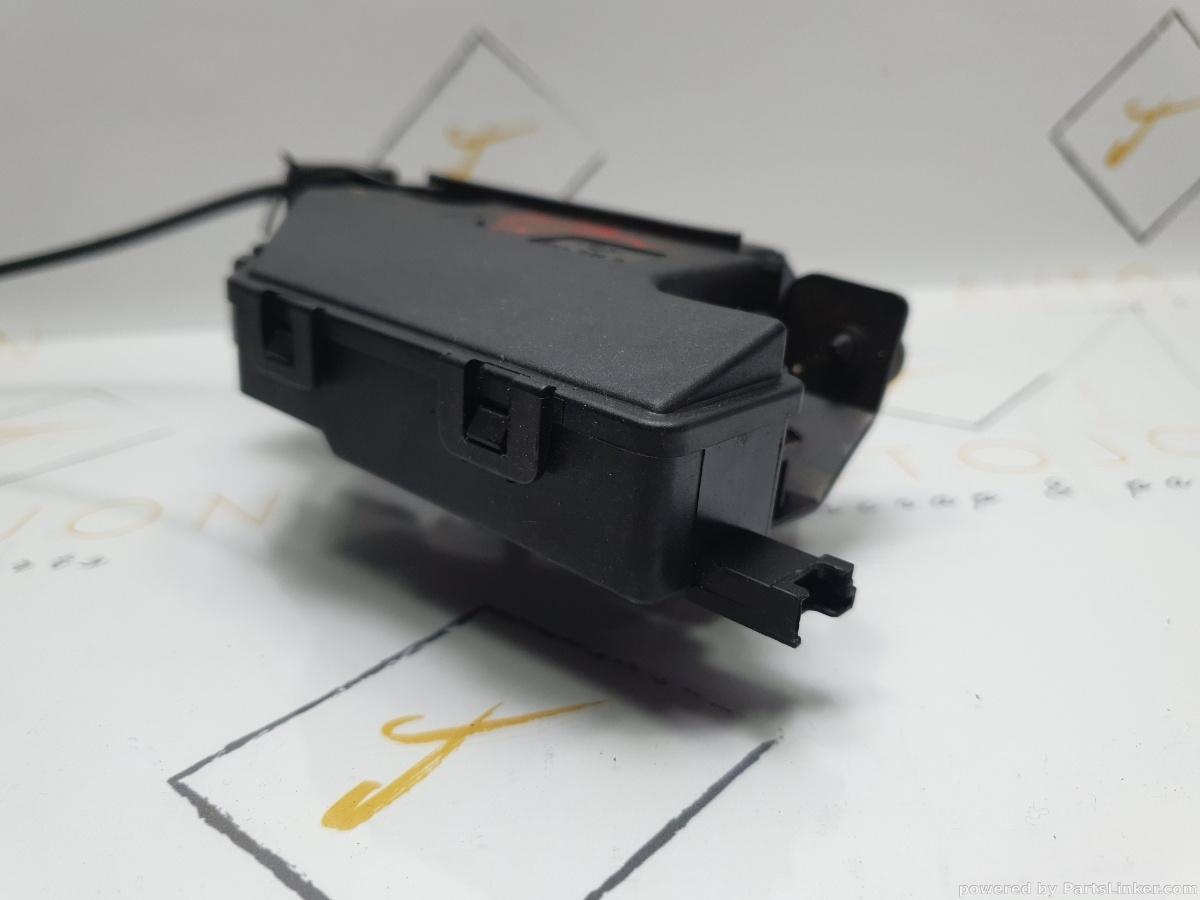 Broasca haion BMW 3 V (E90) [ 2004 - 2012 ] 320 i (N46 B20..) 110KW|150HP OEM 8196401