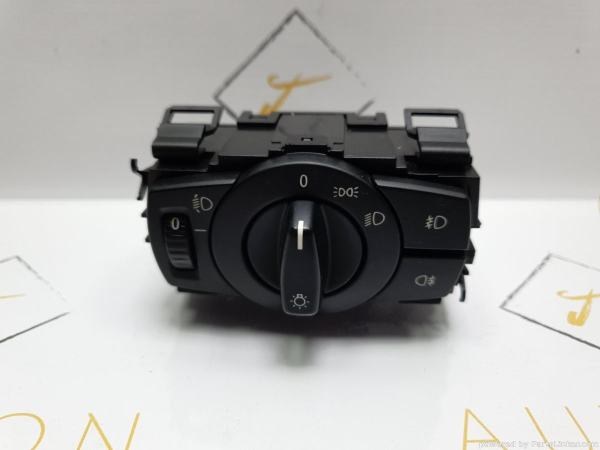 Bloc lumini BMW 3 V (E90) [ 2004 - 2012 ] 320 i (N46 B20..) 110KW|150HP 6932794