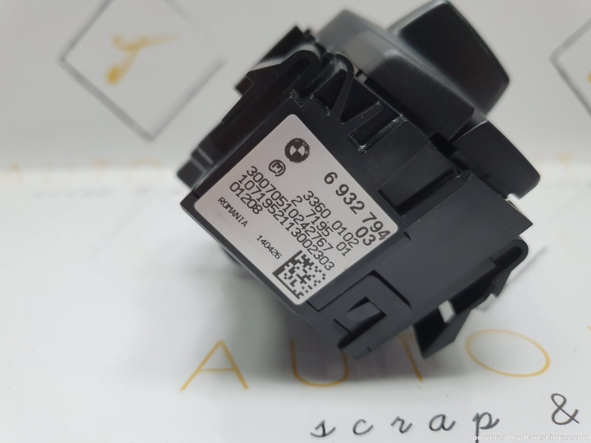 Bloc lumini BMW 3 V (E90) [ 2004 - 2012 ] 320 i (N46 B20..) 110KW|150HP 6932794