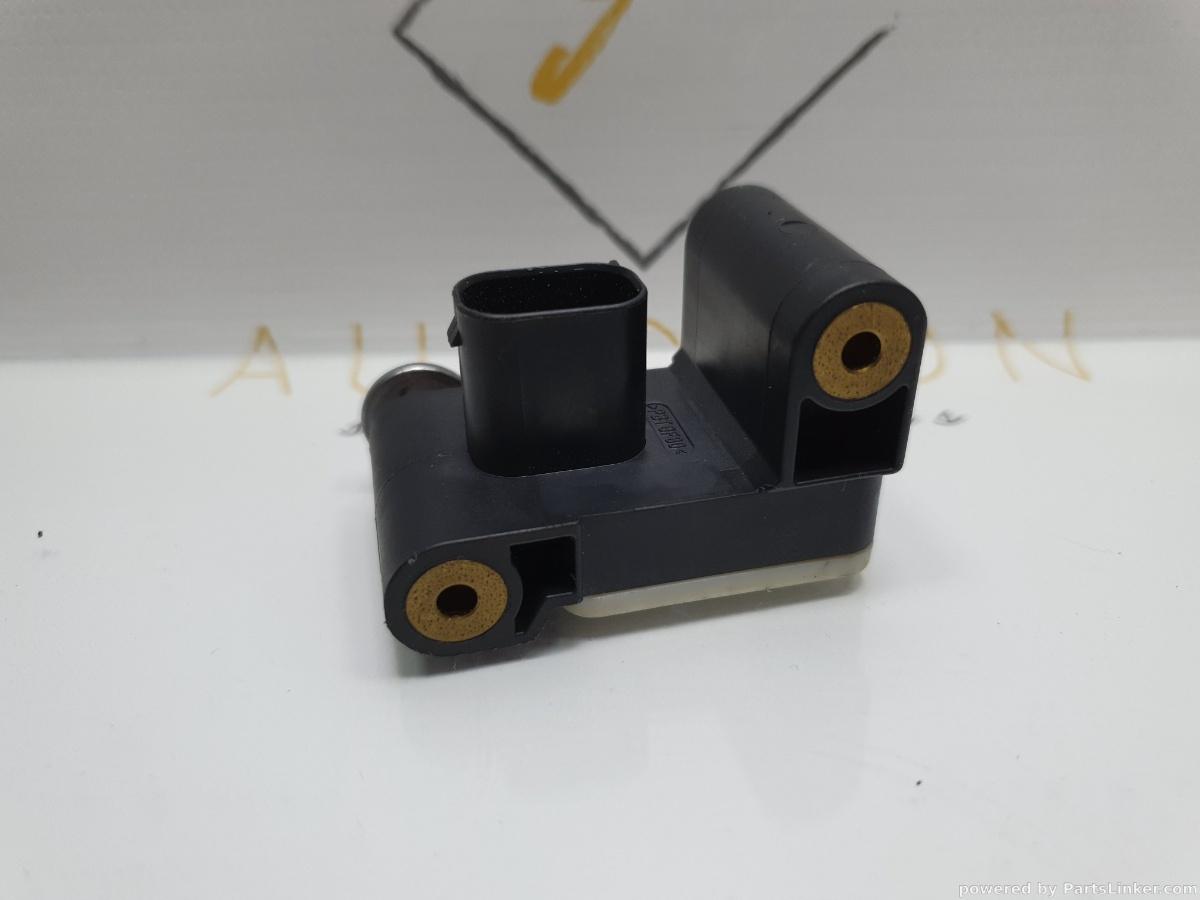 Senzor impact airbag BMW 3 V (E90) [ 2004 - 2012 ] 320 i (N46 B20..) 110KW|150HP OEM 6911003