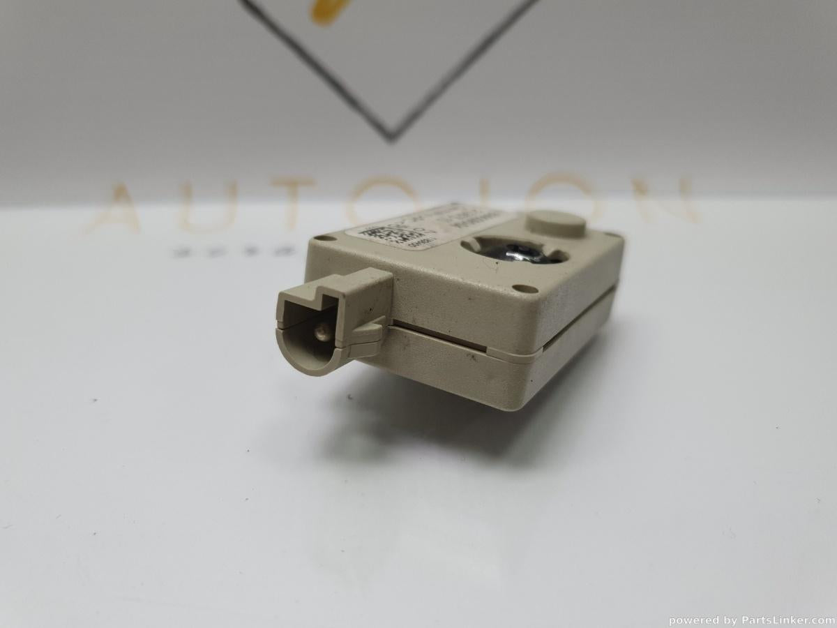 Amplificator antena BMW 3 V (E90) [ 2004 - 2012 ] 320 i (N46 B20..) 110KW|150HP OEM 6990090-04