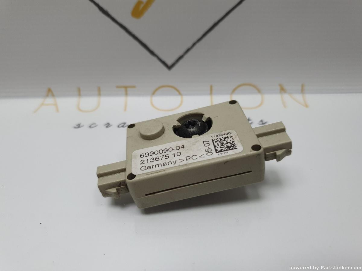 Amplificator antena BMW 3 V (E90) [ 2004 - 2012 ] 320 i (N46 B20..) 110KW|150HP OEM 6990090-04