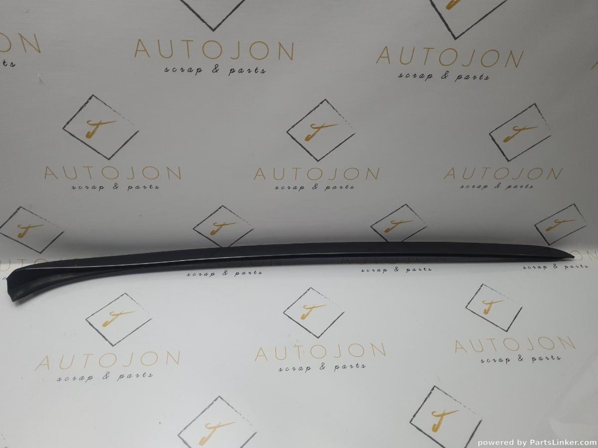 Cheder parbriz Dreapta BMW 3 V (E90) [ 2004 - 2012 ] 320 i (N46 B20..) 110KW|150HP OEM 51137184002 / 51 13 7 184 002
