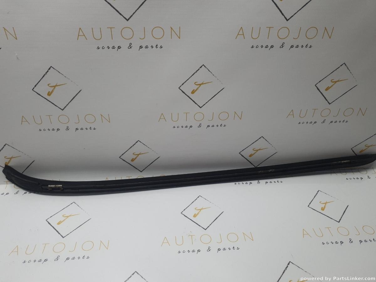 Cheder parbriz Dreapta BMW 3 V (E90) [ 2004 - 2012 ] 320 i (N46 B20..) 110KW|150HP OEM 51137184002 / 51 13 7 184 002
