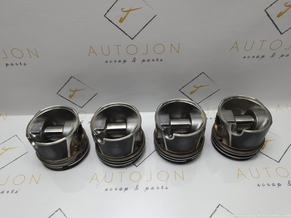 Set pistoane VOLKSWAGEN GOLF V Variant (1K5) [ 2007 - 2009 ] TDI (BLS, BXE) 77KW|105HP MAHLE 79L69M041