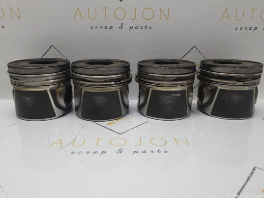 Set pistoane VOLKSWAGEN GOLF V Variant (1K5) [ 2007 - 2009 ] TDI (BLS, BXE) 77KW|105HP MAHLE 79L69M041