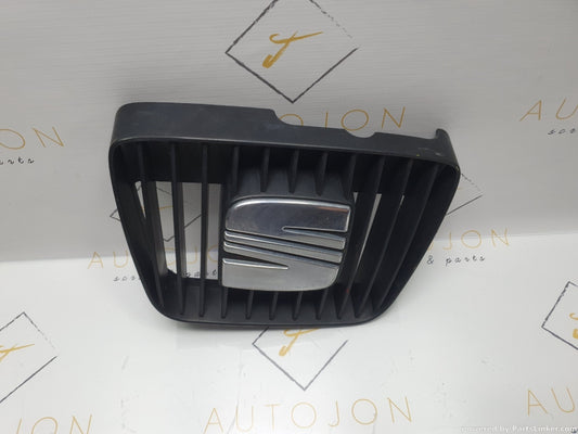 Grila cu semn SEAT IBIZA III (6K1) [ 1999 - 2002 ] 16V (APE, AUA) 55KW|75HP 6K0853654D
