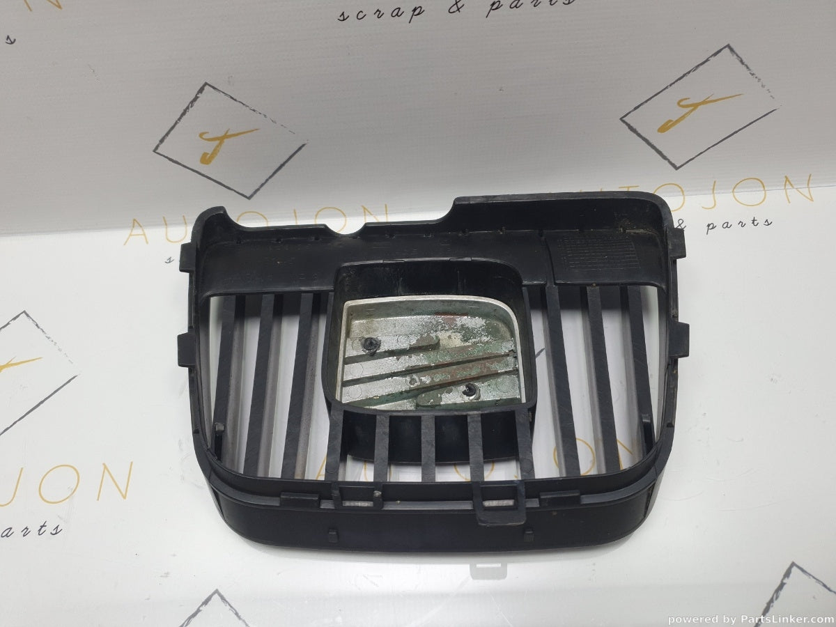 Grila cu semn SEAT IBIZA III (6K1) [ 1999 - 2002 ] 16V (APE, AUA) 55KW|75HP 6K0853654D