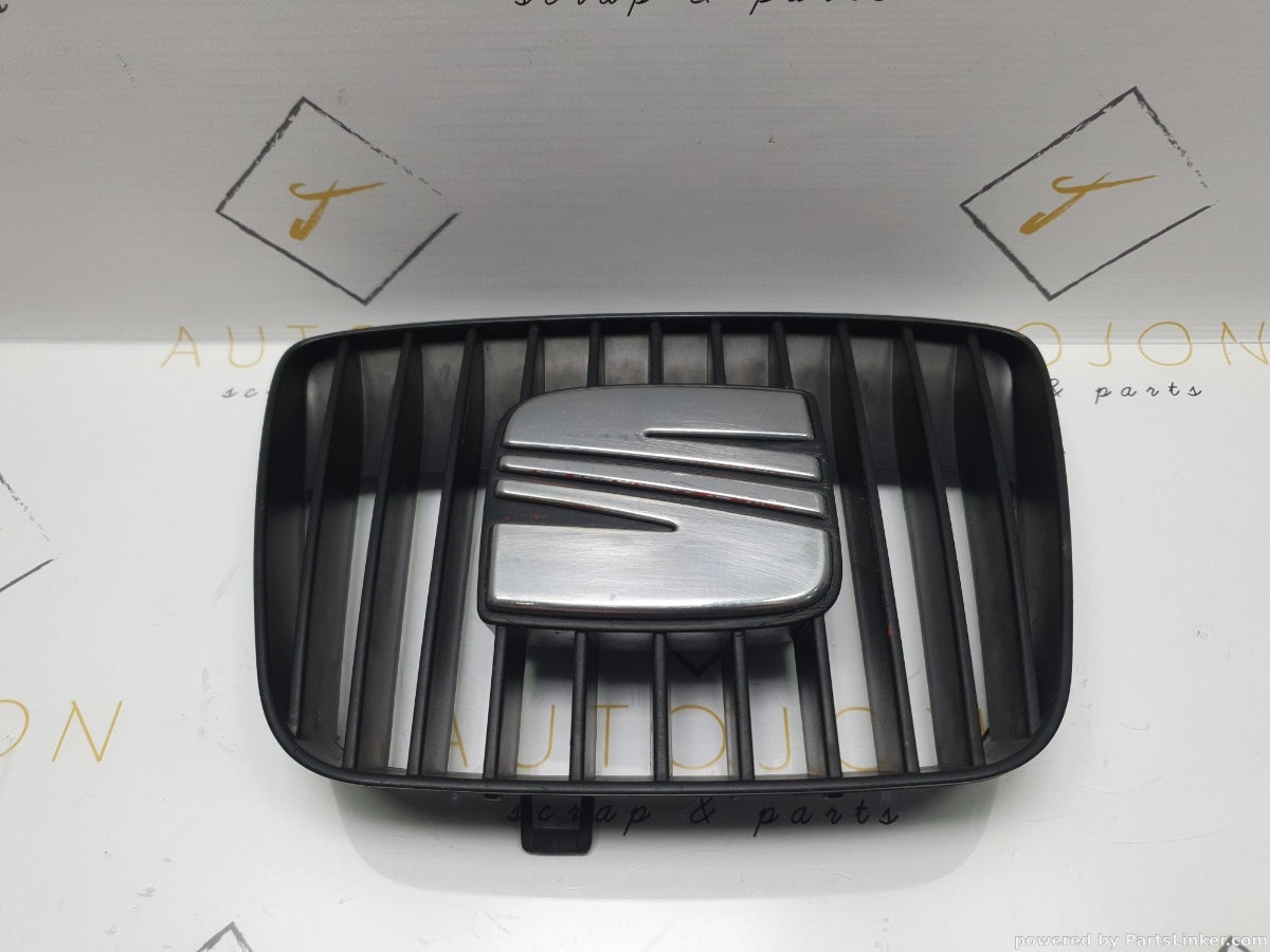 Grila cu semn SEAT IBIZA III (6K1) [ 1999 - 2002 ] 16V (APE, AUA) 55KW|75HP 6K0853654D