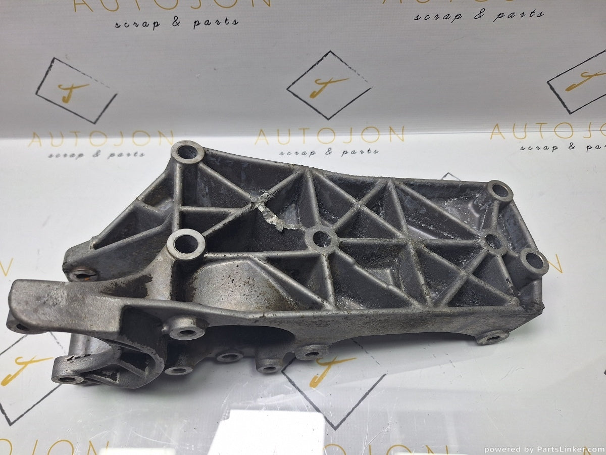 Suport accesorii SEAT IBIZA III (6K1) [ 1999 - 2002 ] 16V (APE, AUA) 55KW|75HP 032145109P