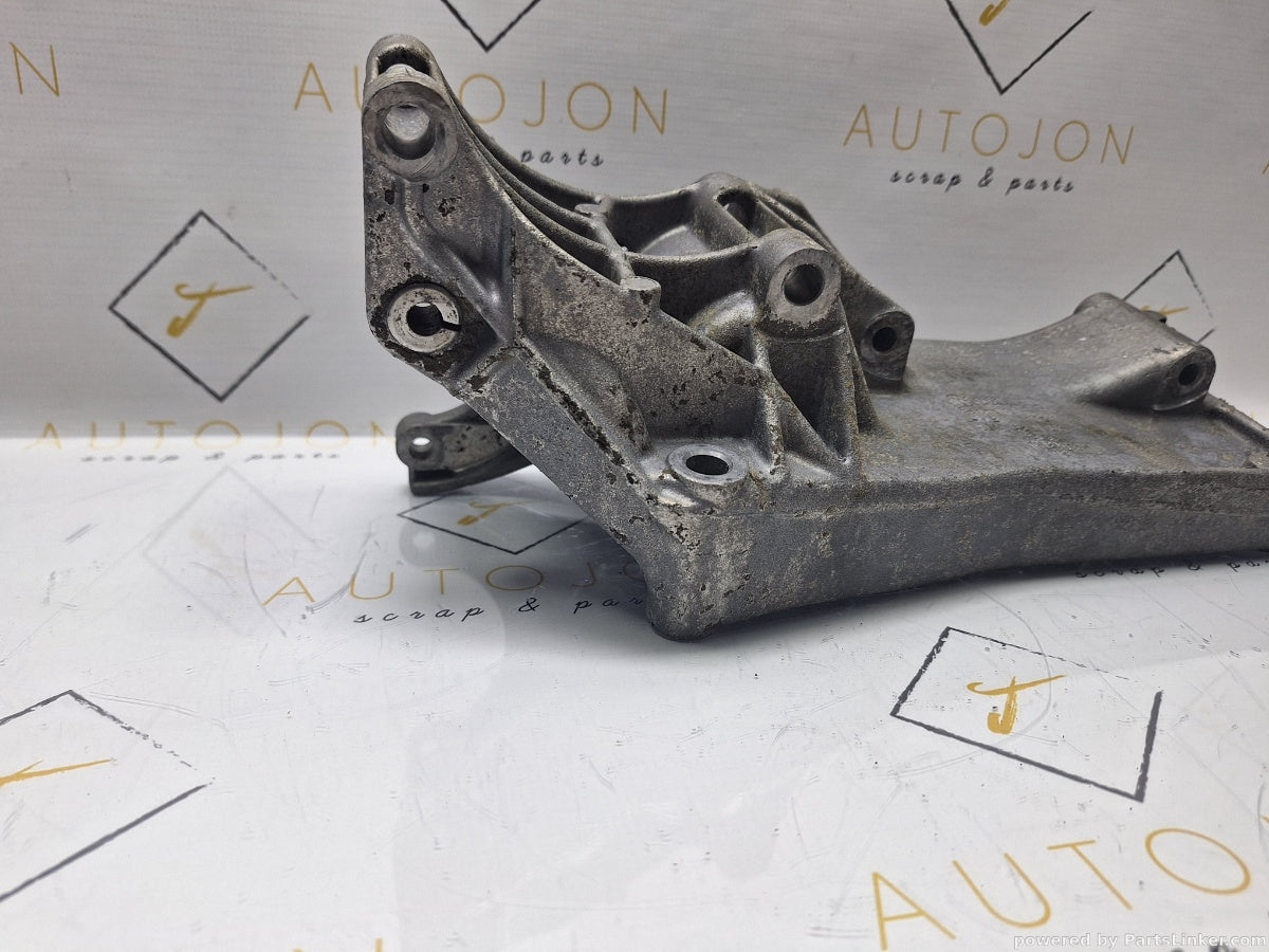 Suport accesorii SEAT IBIZA III (6K1) [ 1999 - 2002 ] 16V (APE, AUA) 55KW|75HP 032145109P