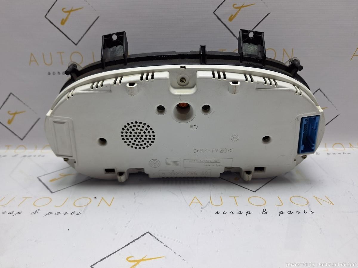Ceasuri bord VOLKSWAGEN POLO (6N1) [ 1994 - 1999 ] 60 1.4 (AEX, AKV, APQ) 44KW|60HP 0263602005 OEM 6N0919860T