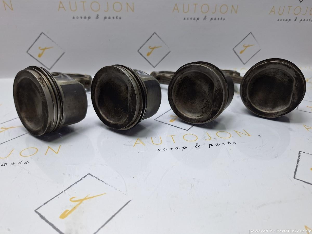 Set pistoane cu biela VOLKSWAGEN POLO (6N1) [ 1994 - 1999 ] 60 1.4 (AEX, AKV, APQ) 44KW|60HP OEM 032E