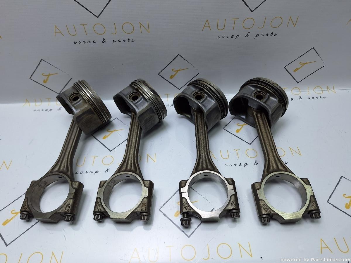 Set pistoane cu biela VOLKSWAGEN POLO (6N1) [ 1994 - 1999 ] 60 1.4 (AEX, AKV, APQ) 44KW|60HP OEM 032E