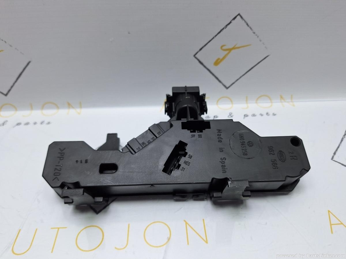 Soclu stop Dreapta VOLKSWAGEN POLO (6N1) [ 1994 - 1999 ] 60 1.4 (AEX, AKV, APQ) 44KW|60HP OEM 6N0945258