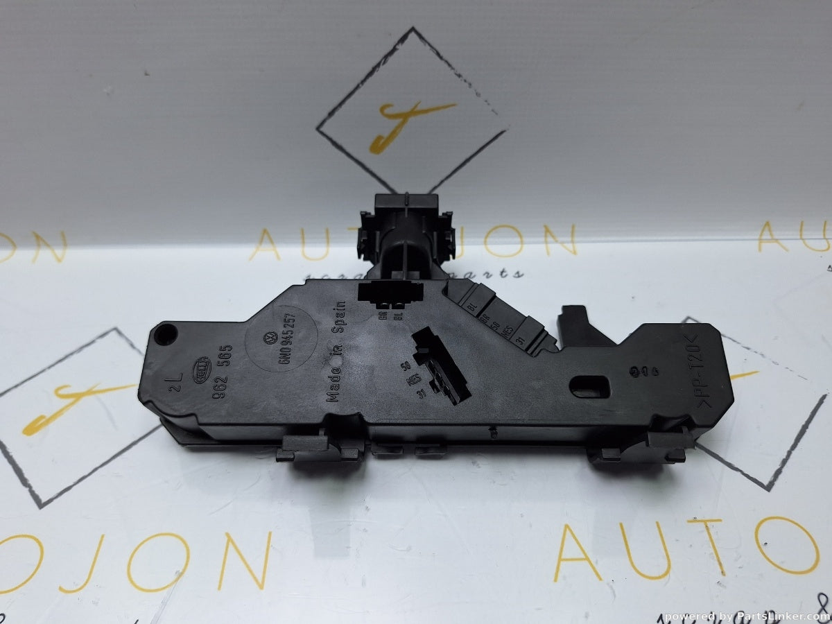 Soclu stop Stanga VOLKSWAGEN POLO (6N1) [ 1994 - 1999 ] 60 1.4 (AEX, AKV, APQ) 44KW|60HP 6N0945257