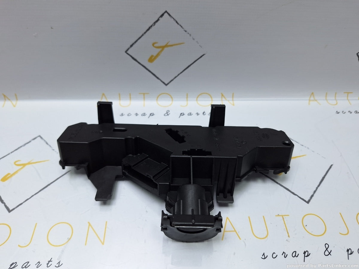 Soclu stop Stanga VOLKSWAGEN POLO (6N1) [ 1994 - 1999 ] 60 1.4 (AEX, AKV, APQ) 44KW|60HP 6N0945257