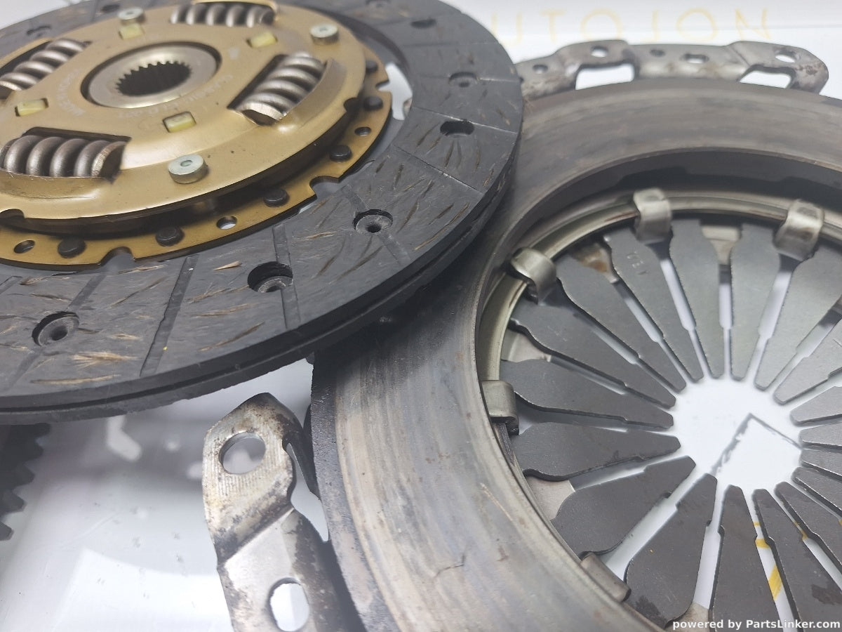 Kit ambreiaj VOLKSWAGEN POLO (6N1) [ 1994 - 1999 ] 60 1.4 (AEX, AKV, APQ) 44KW|60HP 032105271