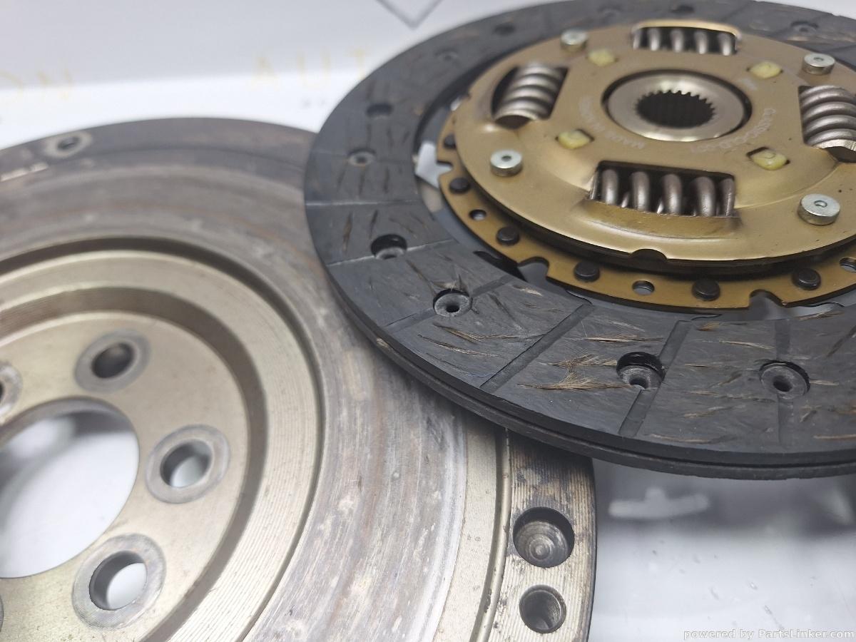Kit ambreiaj VOLKSWAGEN POLO (6N1) [ 1994 - 1999 ] 60 1.4 (AEX, AKV, APQ) 44KW|60HP OEM 032105271