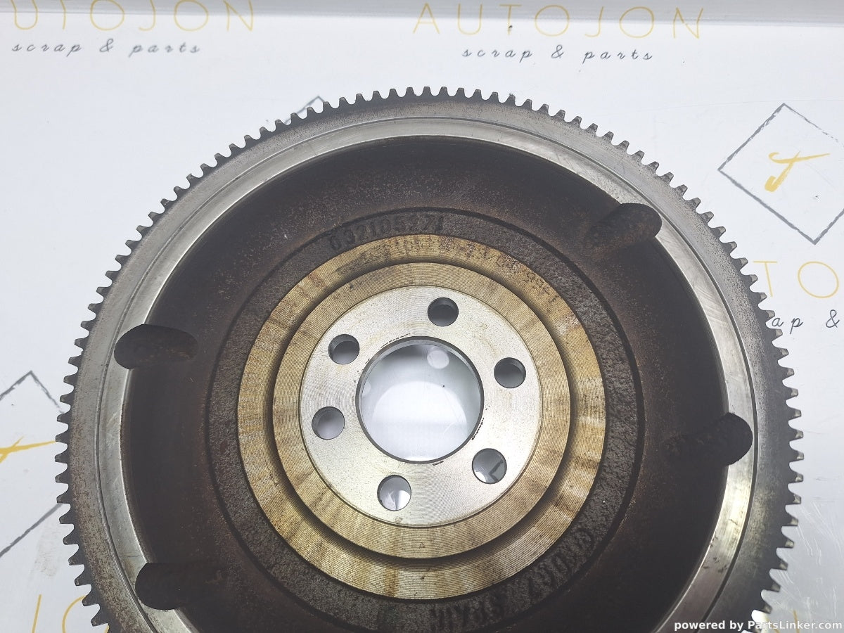 Kit ambreiaj VOLKSWAGEN POLO (6N1) [ 1994 - 1999 ] 60 1.4 (AEX, AKV, APQ) 44KW|60HP 032105271