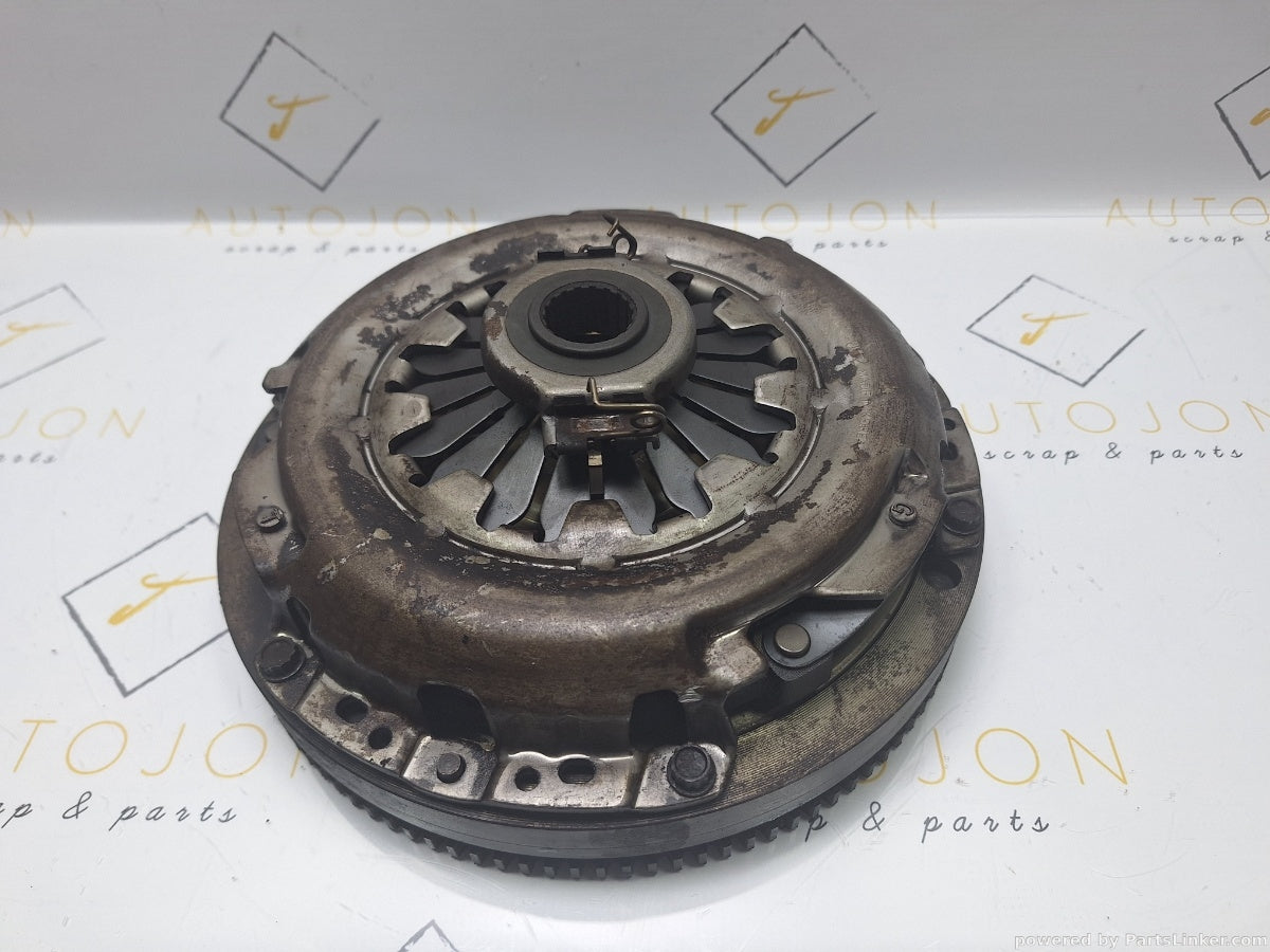 Kit ambreiaj VOLKSWAGEN POLO (6N1) [ 1994 - 1999 ] 60 1.4 (AEX, AKV, APQ) 44KW|60HP 032105271