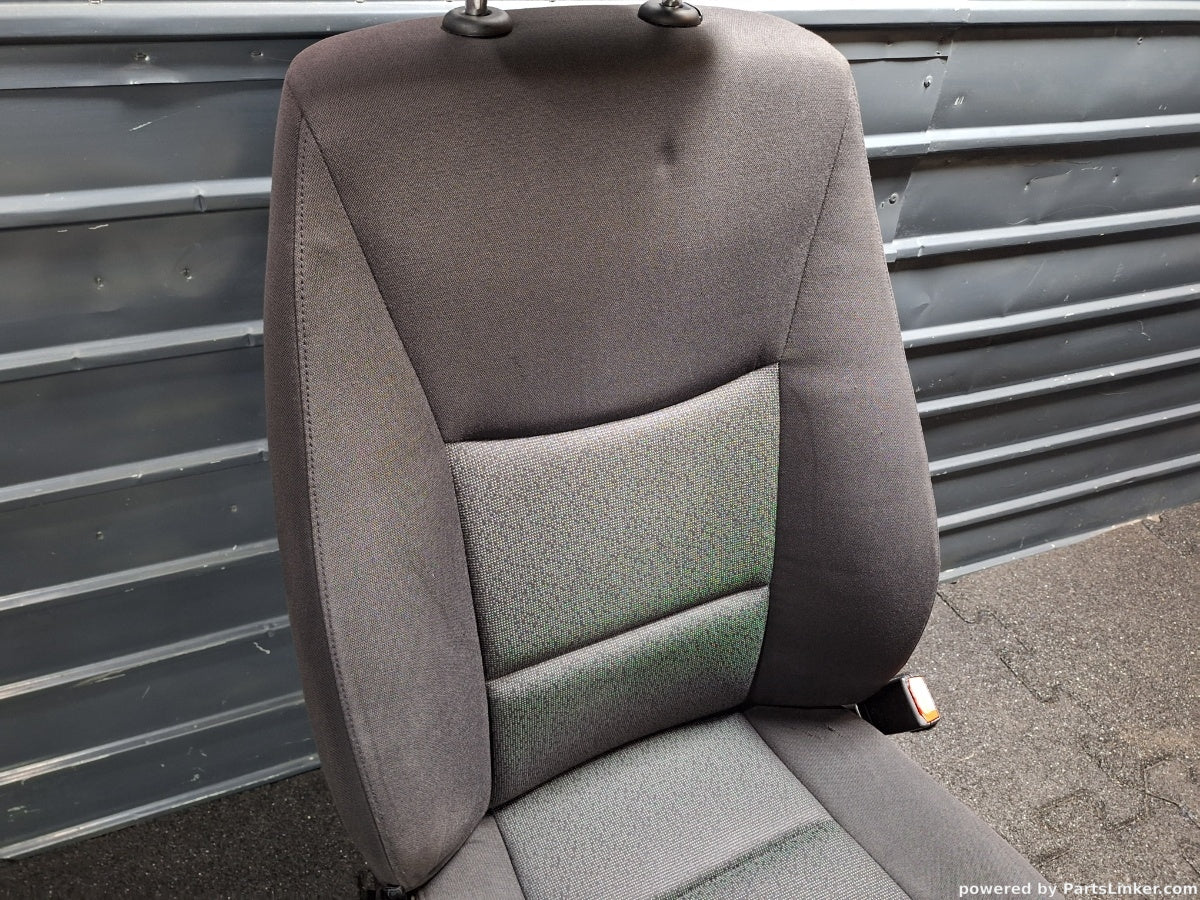 Scaun stofa dreapta fata BMW 3 V (E90) [ 2004 - 2012 ] 320 i (N46 B20..) 110KW|150HP