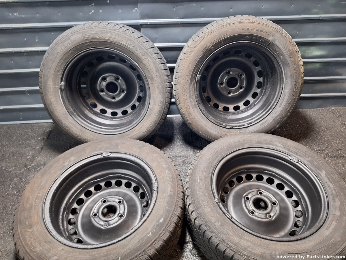 Roti tabla pe 15 de iarna VOLKSWAGEN PASSAT Variant (3B6) [ 2000 - 2005 ] 3B0601027D