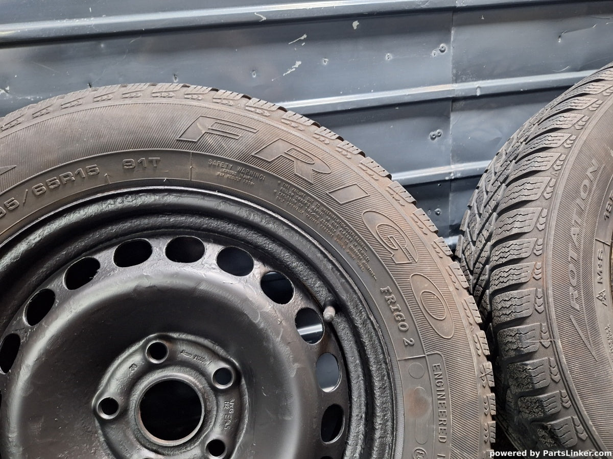 Roti tabla pe 15 de iarna VOLKSWAGEN PASSAT Variant (3B6) [ 2000 - 2005 ] 3B0601027D