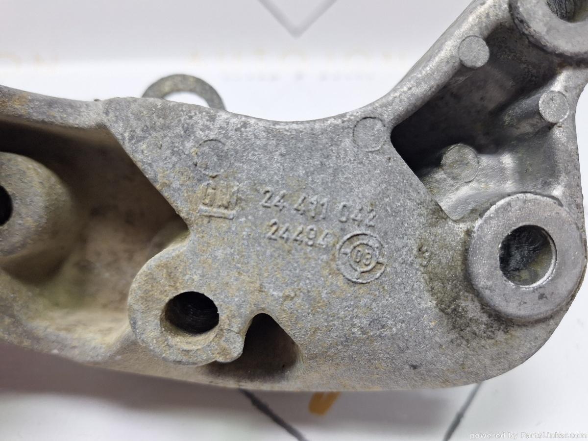 Suport cutie de viteze OPEL CORSA C (F08, F68, X01) [ 2000 - 2009 ] 1.2 (Z 12 XE) 55KW|75HP OEM 24411042